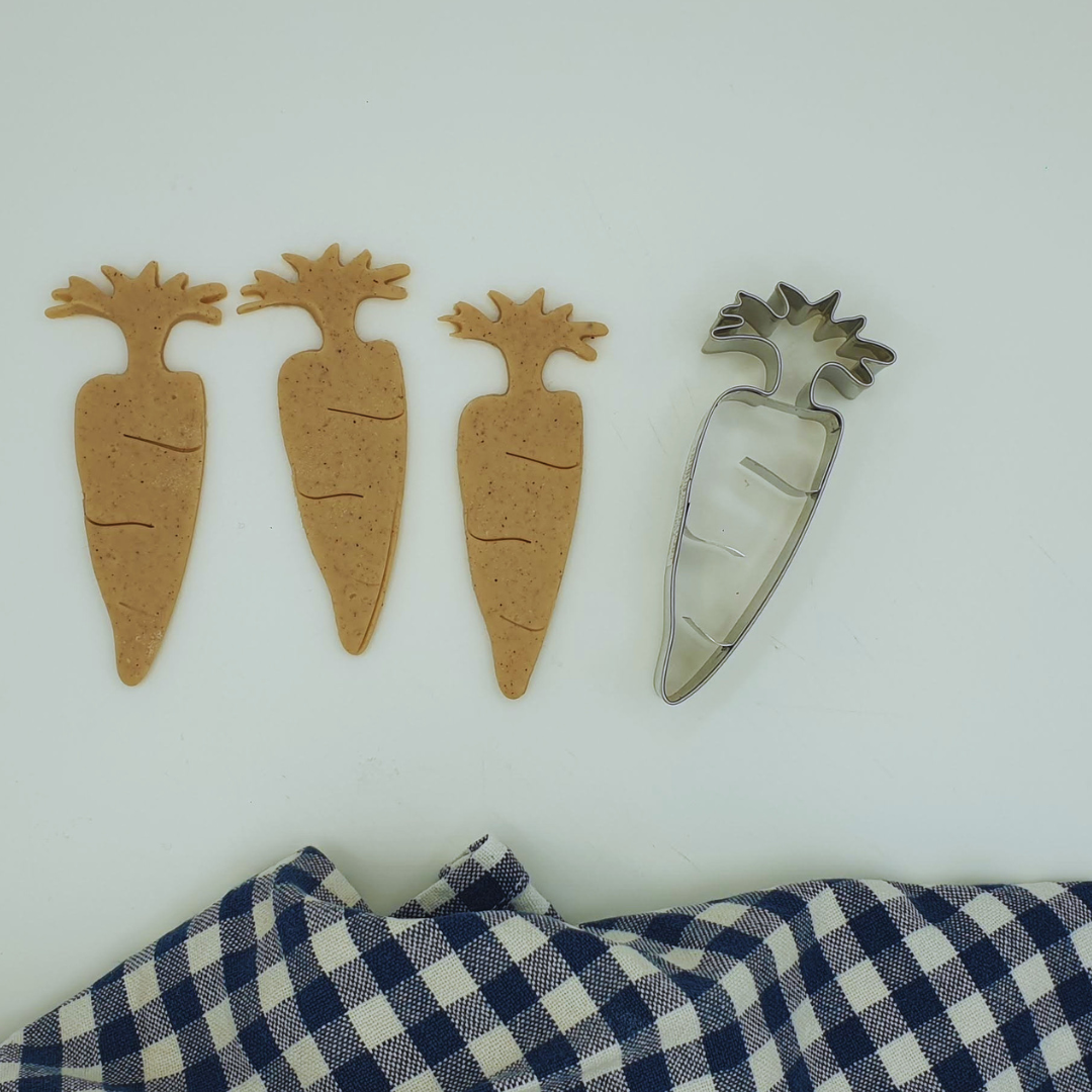 Carrot 9cm Cookie Cutter with Internal Details